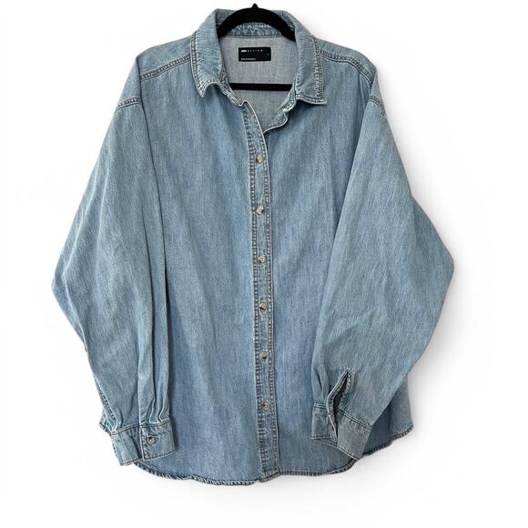 ASOS DESIGN minimal denim shirt in lightwash - Picture 1 of 5